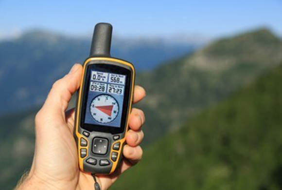 hand-held-gps-used-navigation-260nw-1
