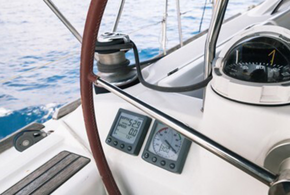 sailing-yacht-navication-equipment-control-260nw-1